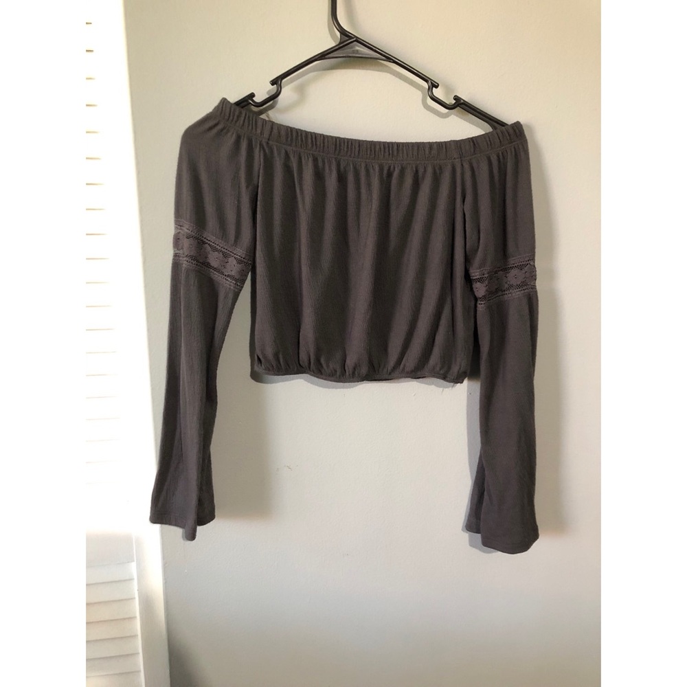 Off the shoulder crop too